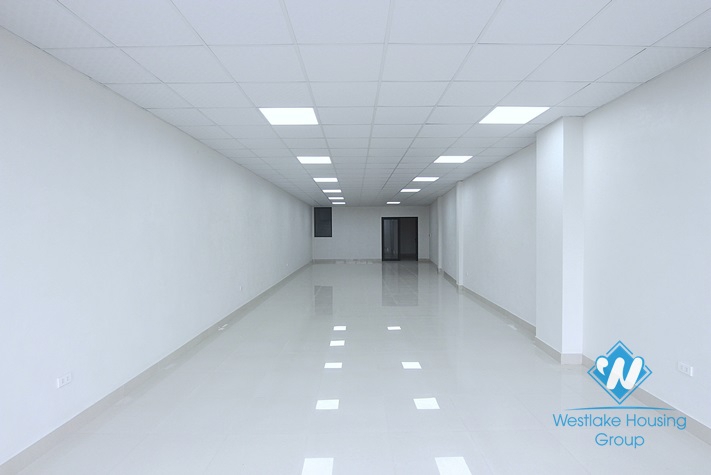 100 sqm - Nice location and brand new office for rent 